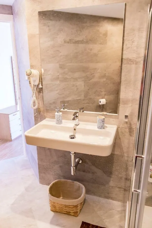 New Apartment Near The Beach & Train Station In Club Playa Flores Torremolinos